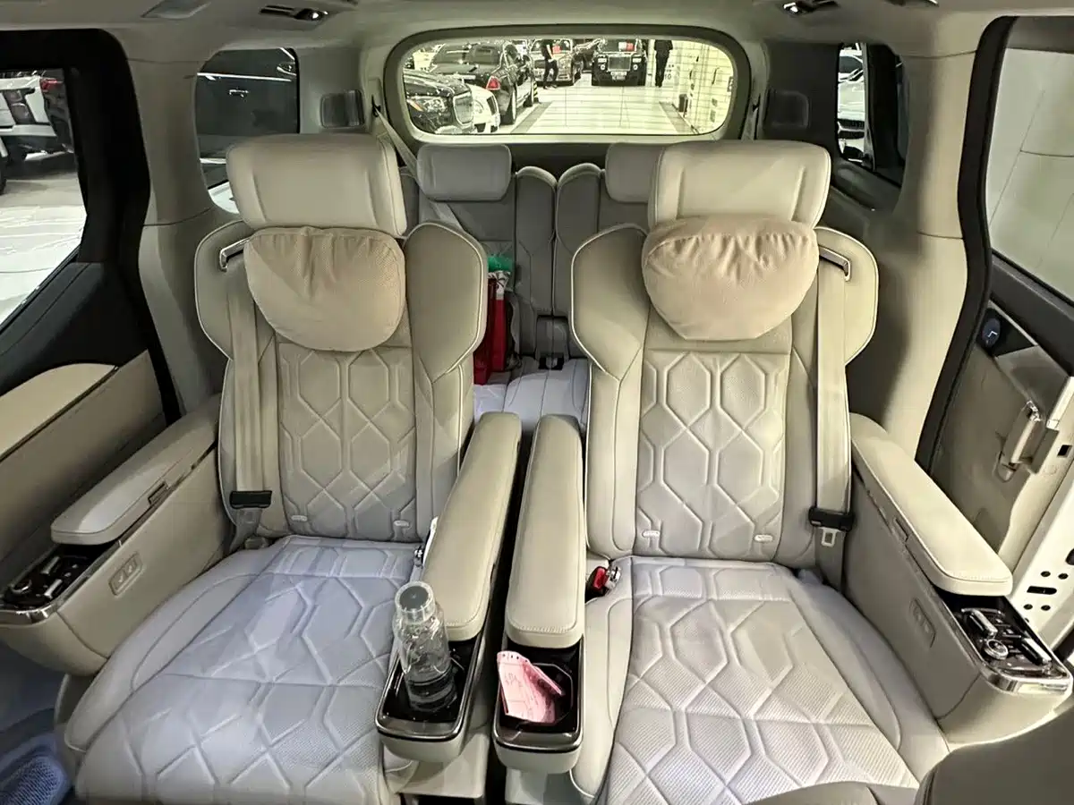 Volvo EM90 2024 2025 Ultra Six-Seater