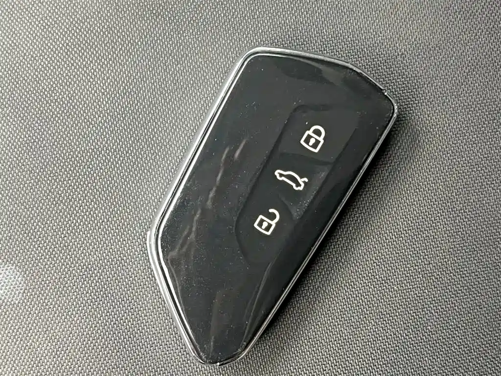 Volkswagen Golf 2023 Model 200TSI DSG фото 18