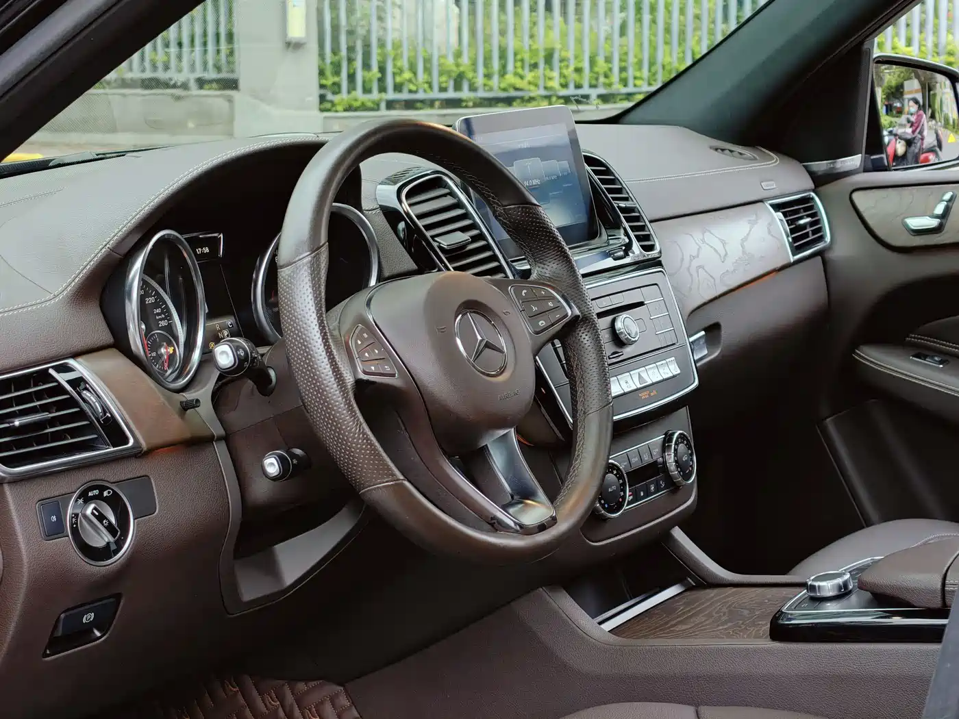 Mercedes-Benz GLE 2017 GLE 400 4MATIC фото 8