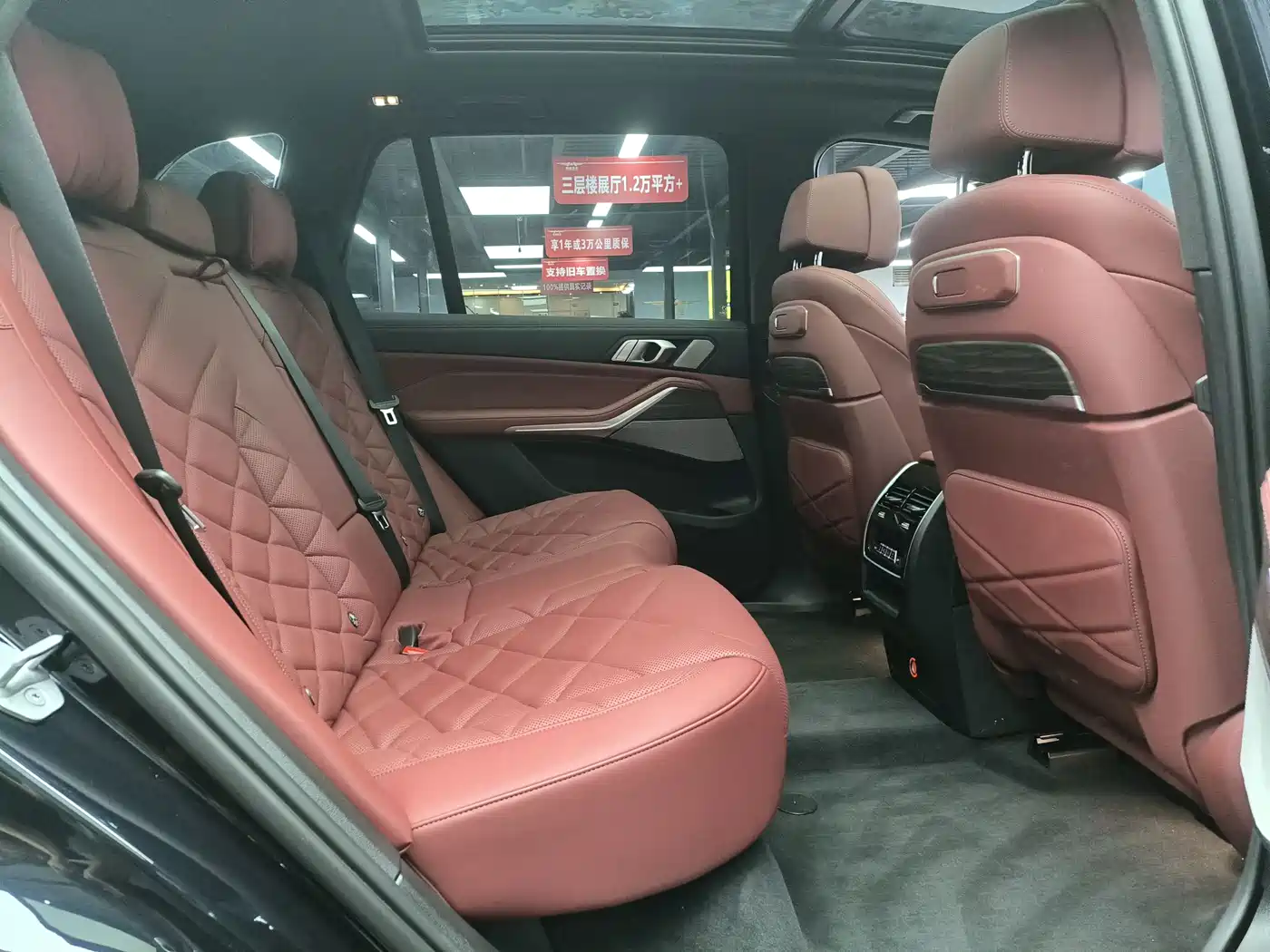 BMW X5 2025 Model xDrive 40Li M Sport Blackout Package фото 5