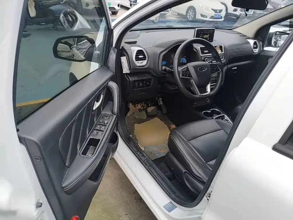 Photo 16 - JAC JAC iEV6E
