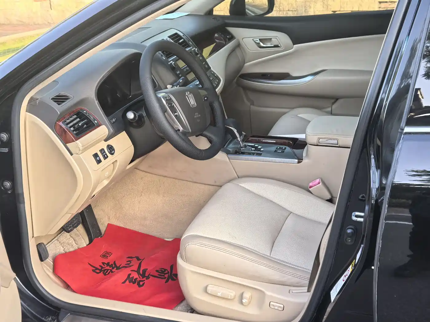 Toyota Crown 2012 2.5L Royal Leather Edition фото 7