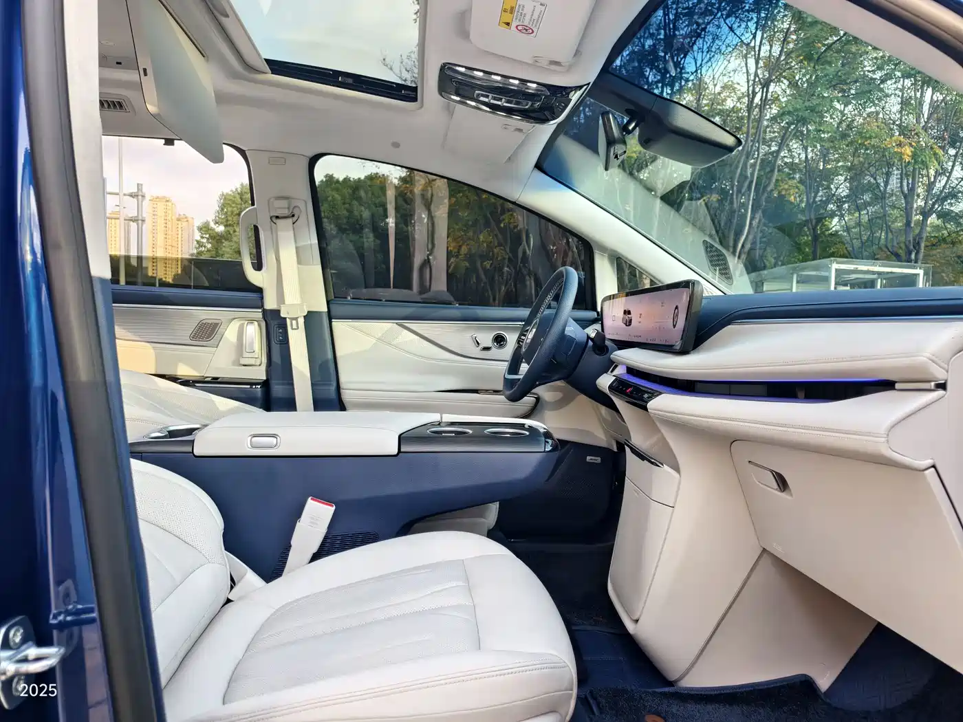 BUICK GL8 NEW ENERGY