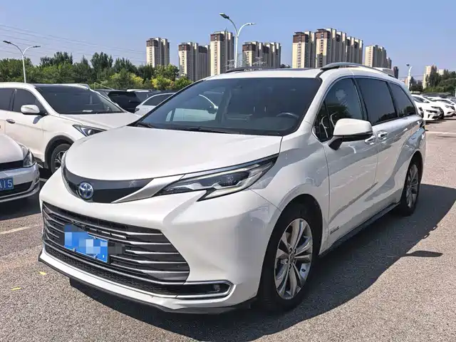 Toyota Sienna 2.5L, гибрид, Премиум