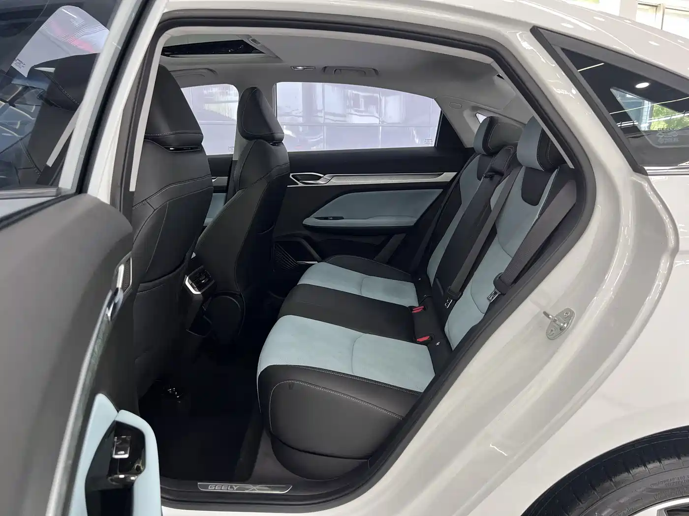 Geely Emgrand L 2022 2022 1.4T CVT Supreme
