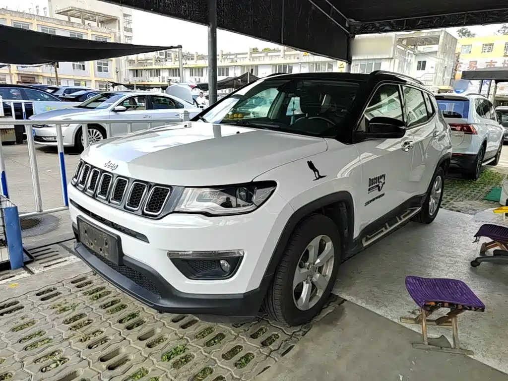 Фото 2 - Jeep Compass