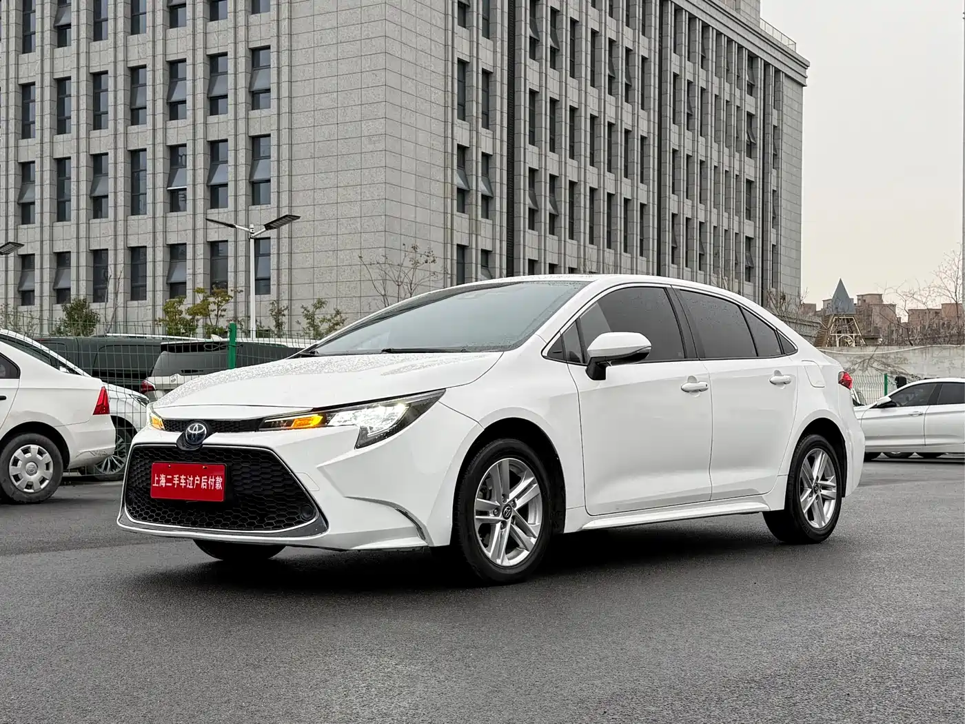 Toyota Levin 2022 Dual Engine 1.8H E-CVT Luxury Edition фото 3