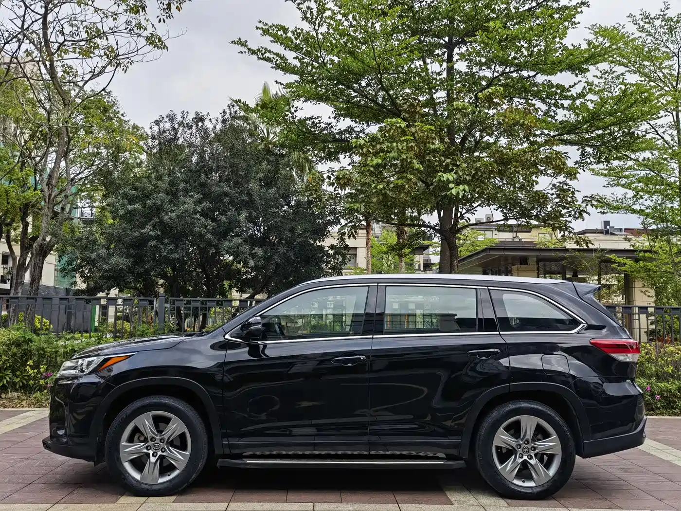 Toyota Highlander 2018 2.0T 4WD Luxury 7-seater China VI фото 4