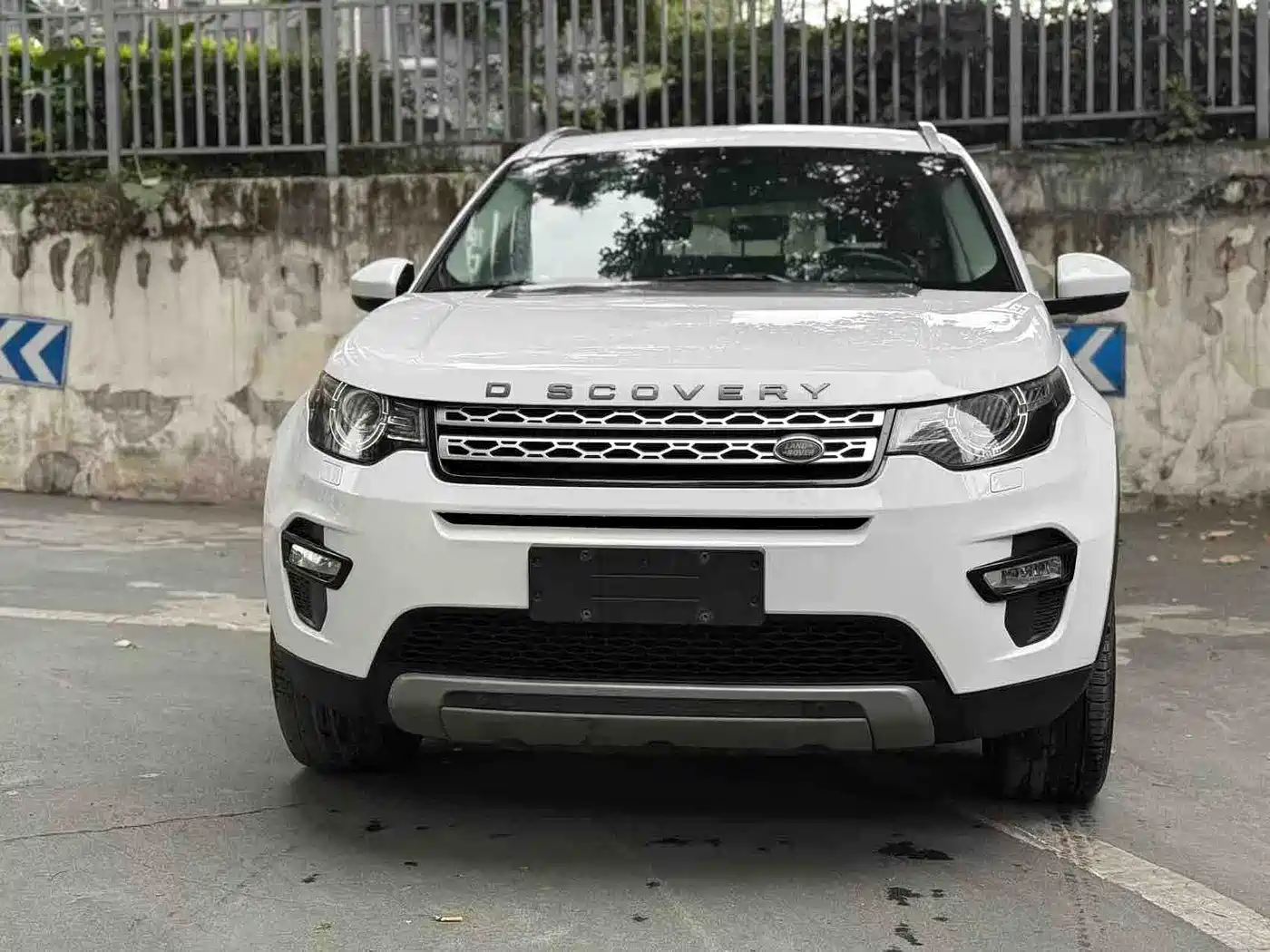 Land Rover Discovery Sport 2018 240PS HSE Edition фото 3