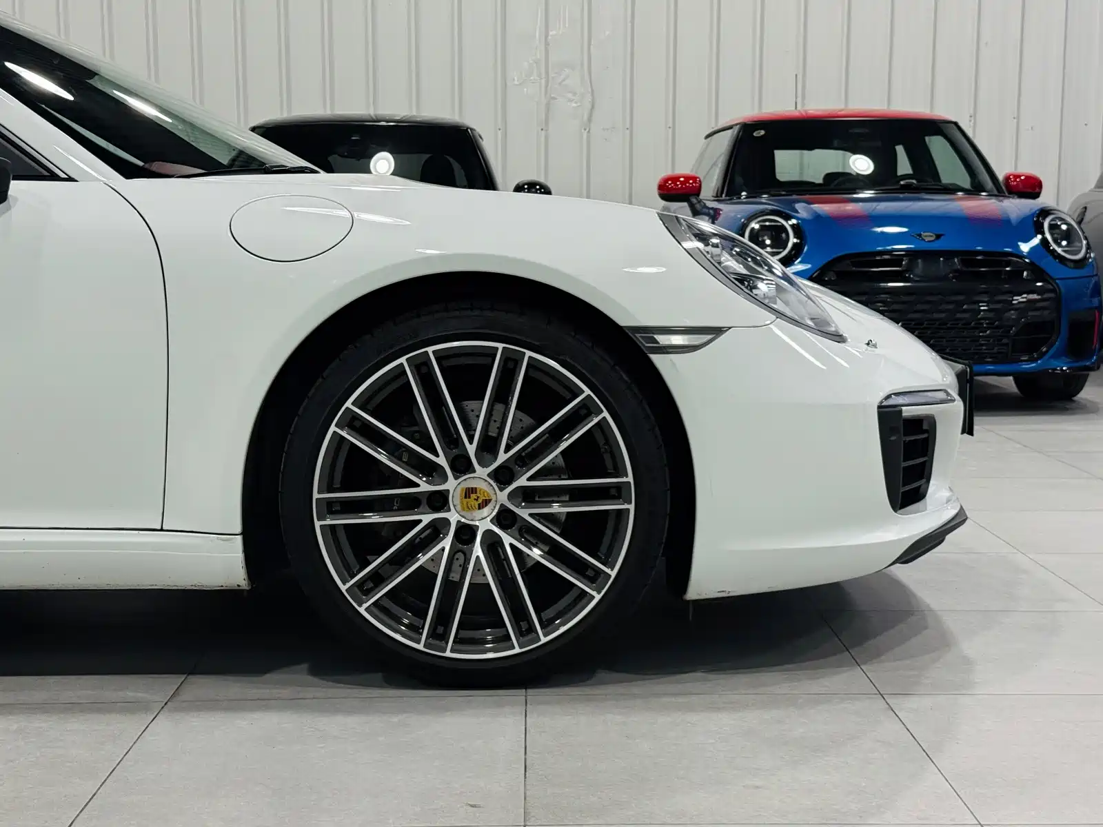 Photo 3 - Porsche 911