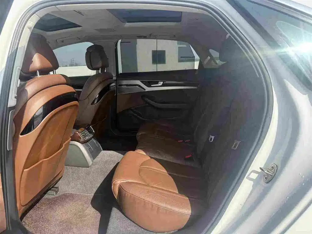 Audi A8 2014 A8L 45 TFSI quattro Comfort фото 6