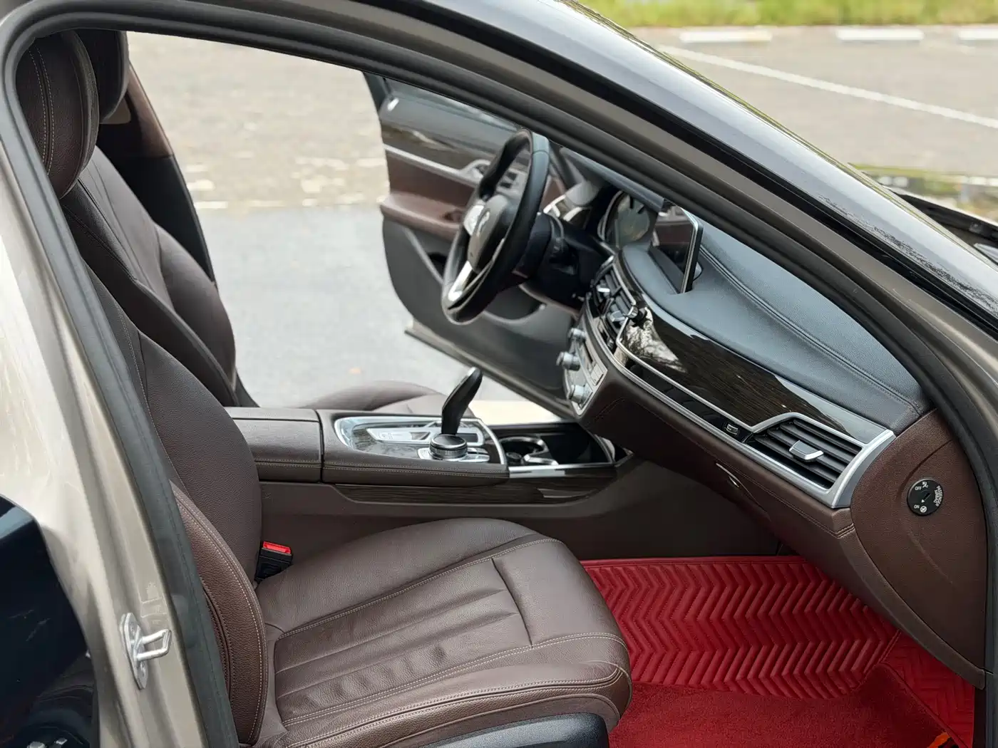 BMW 7 Series 2016 730Li Leading фото 8