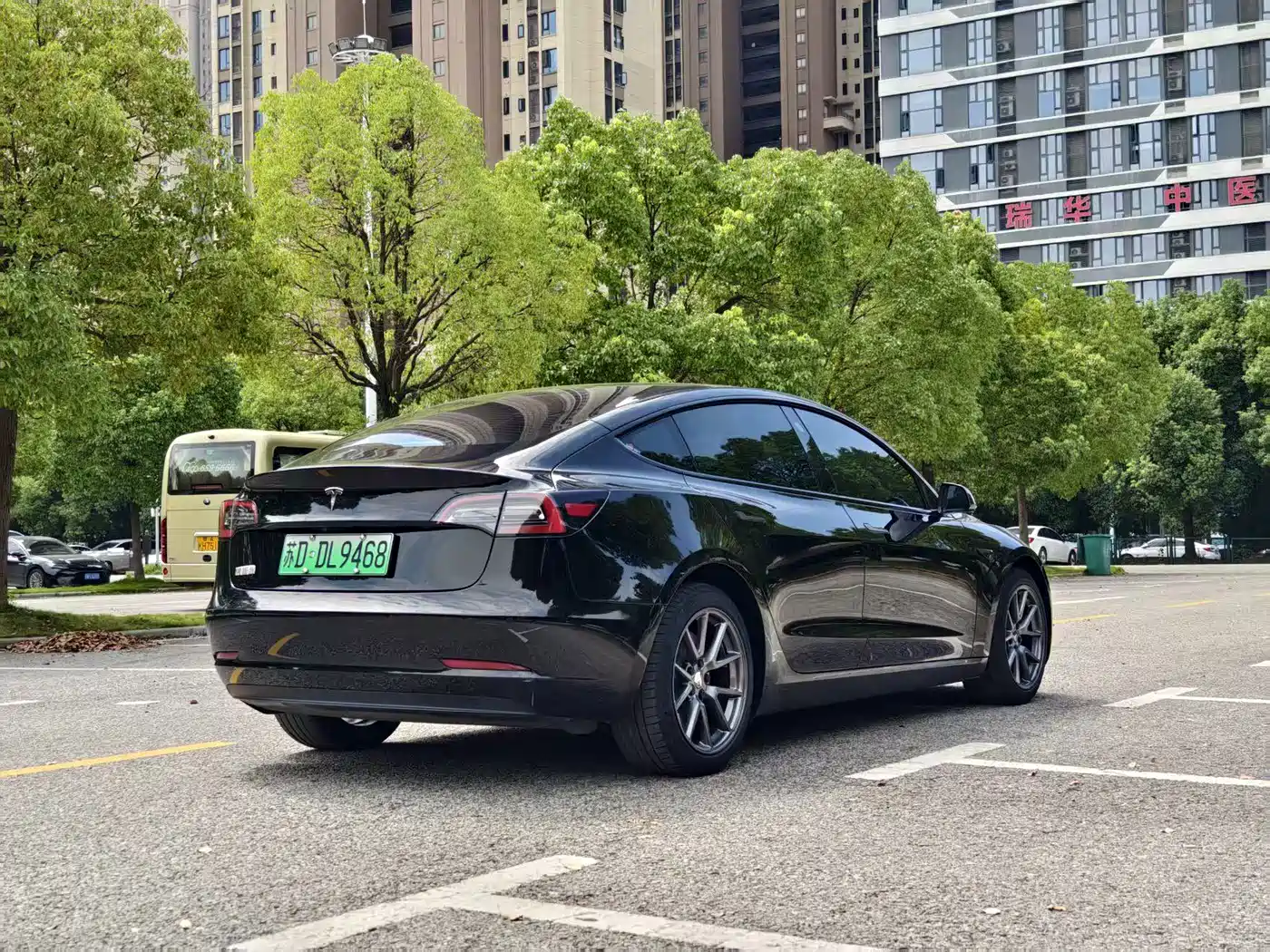 Фото 9 - Tesla Model 3