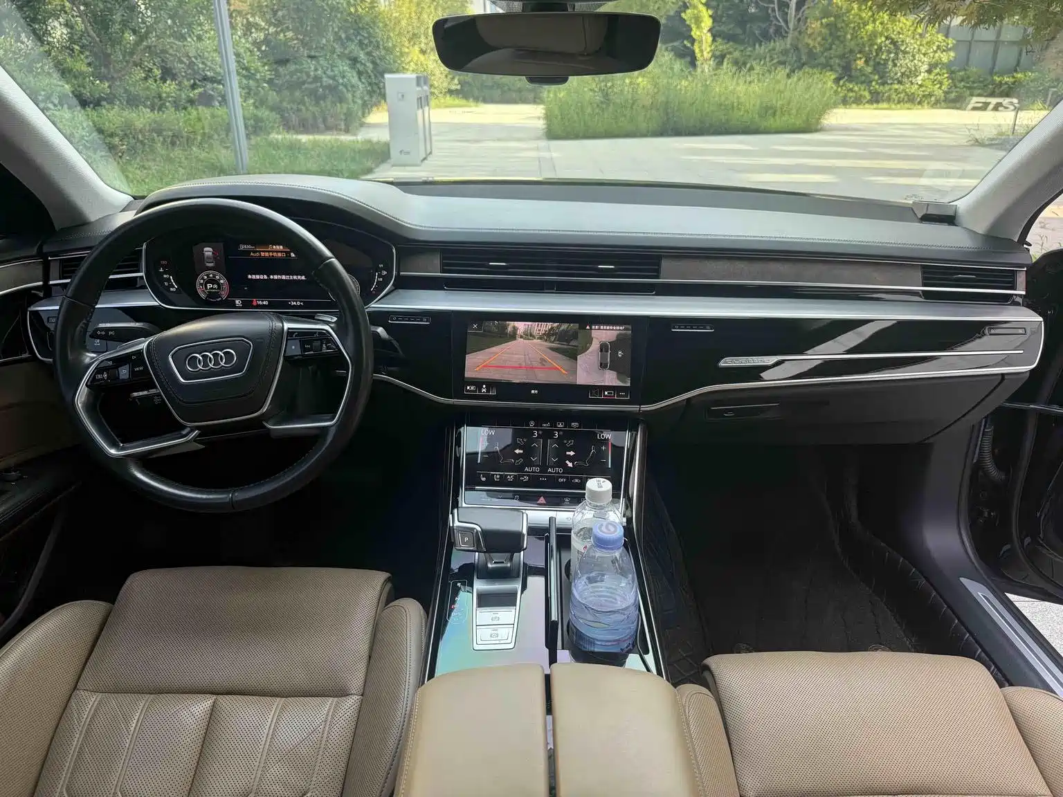 Фото 7 - Audi A8