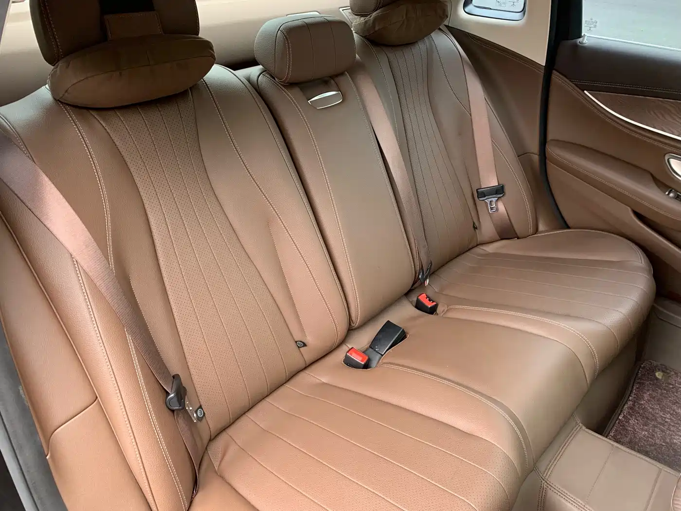 Mercedes-Benz E-Class New Energy 2022 Facelift II E 350 e L Plug-in Hybrid Sedan фото 29