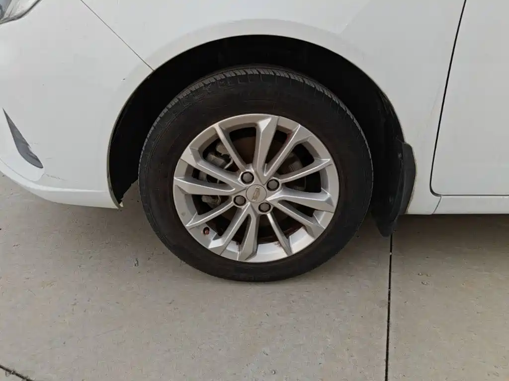 Фото 23 - Geely Vision