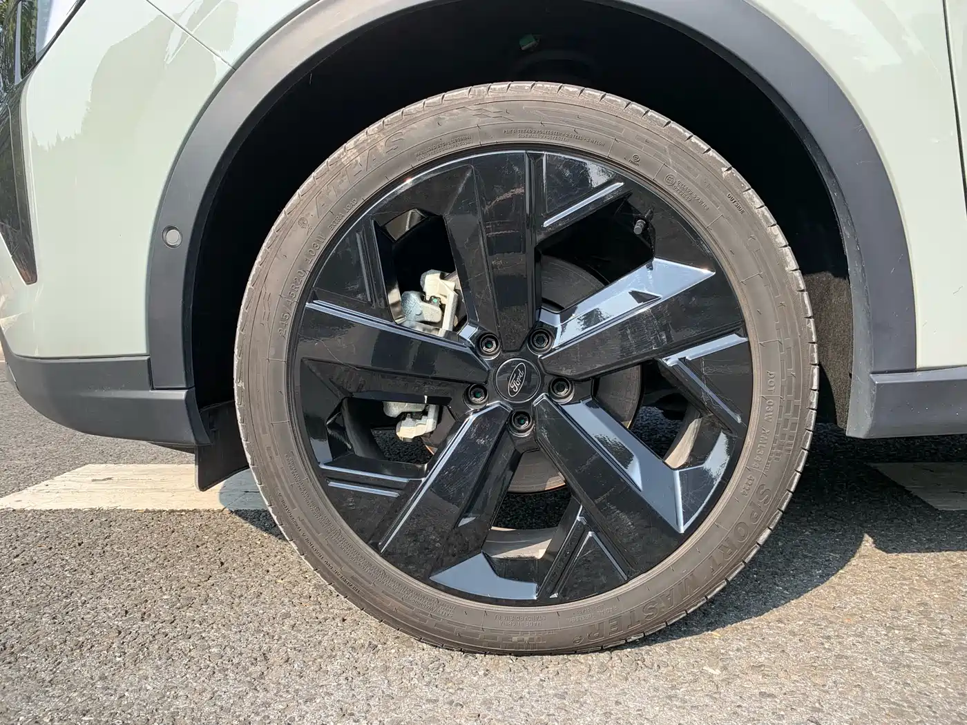 FORD LINGRUI NEW ENERGY