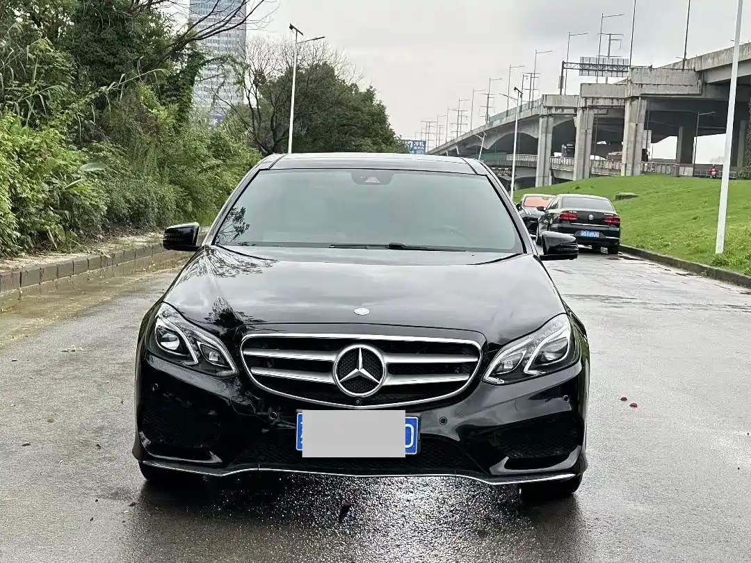 Фото 2 - Mercedes-Benz E-Class
