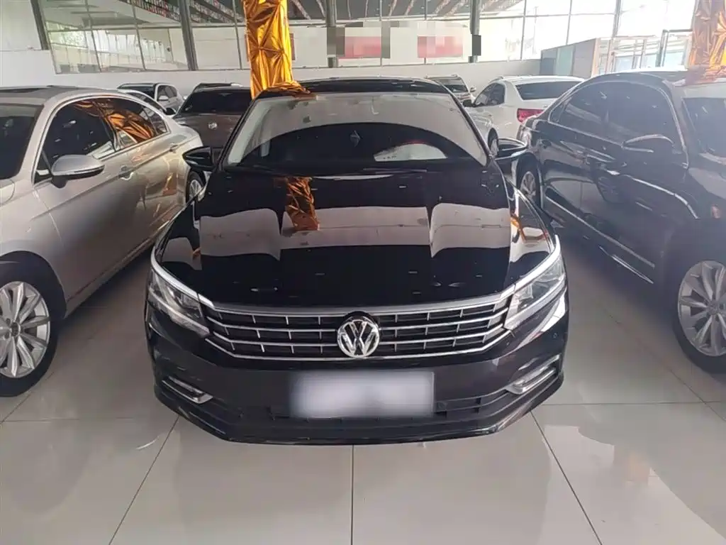 Volkswagen Passat 2017 330TSI DSG Prestige фото 3