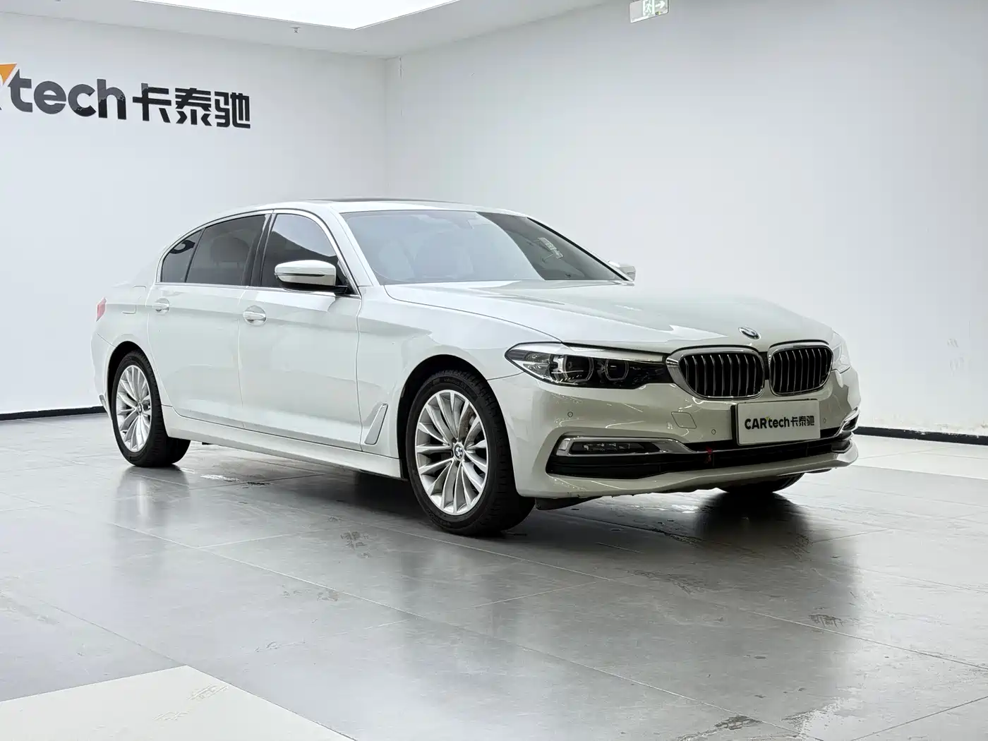 BMW 5 Series 2019 525Li Luxury Package фото 6