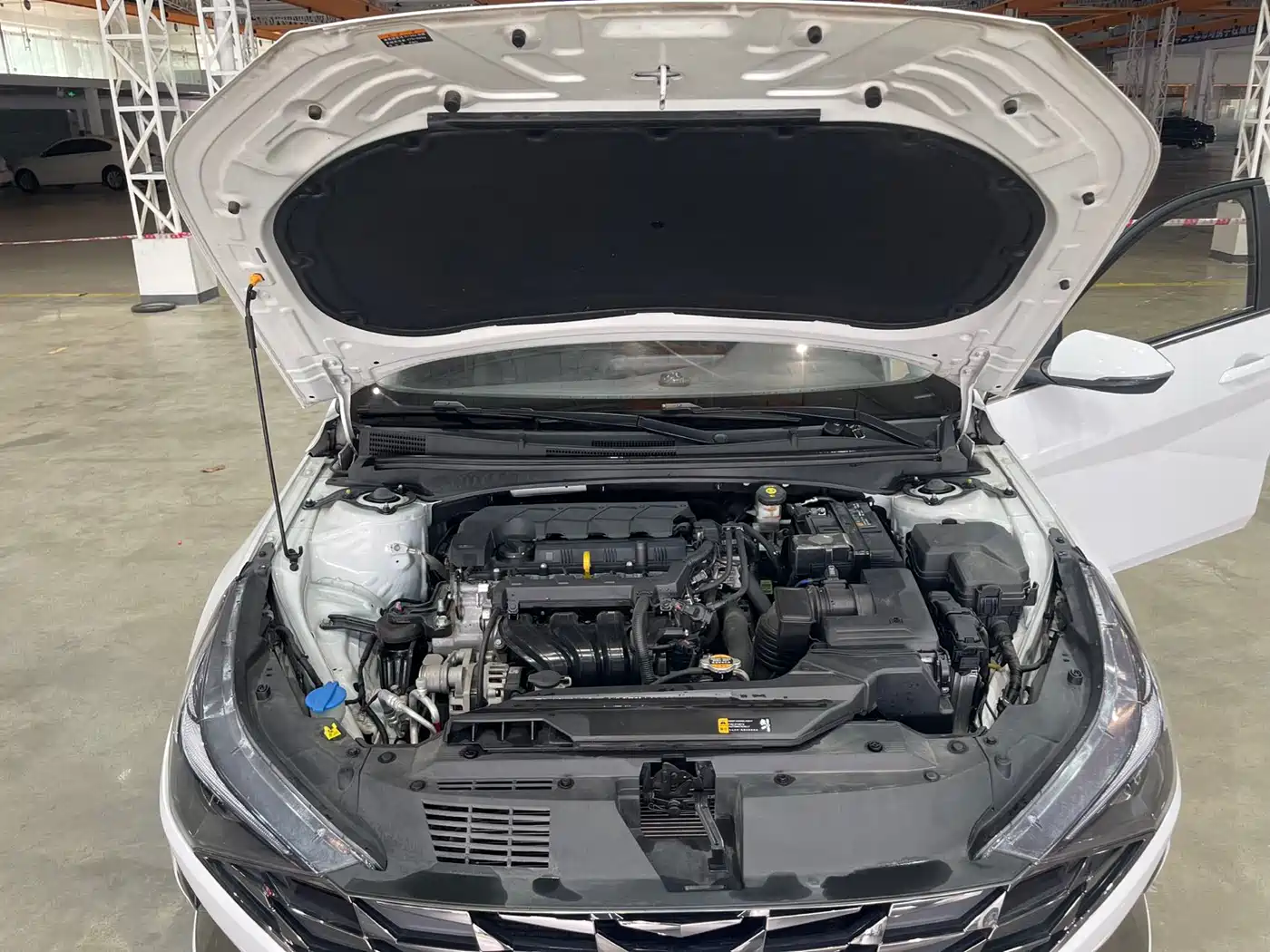 Hyundai Elantra 2023 1.5L CVT GLX Elite Edition фото 12