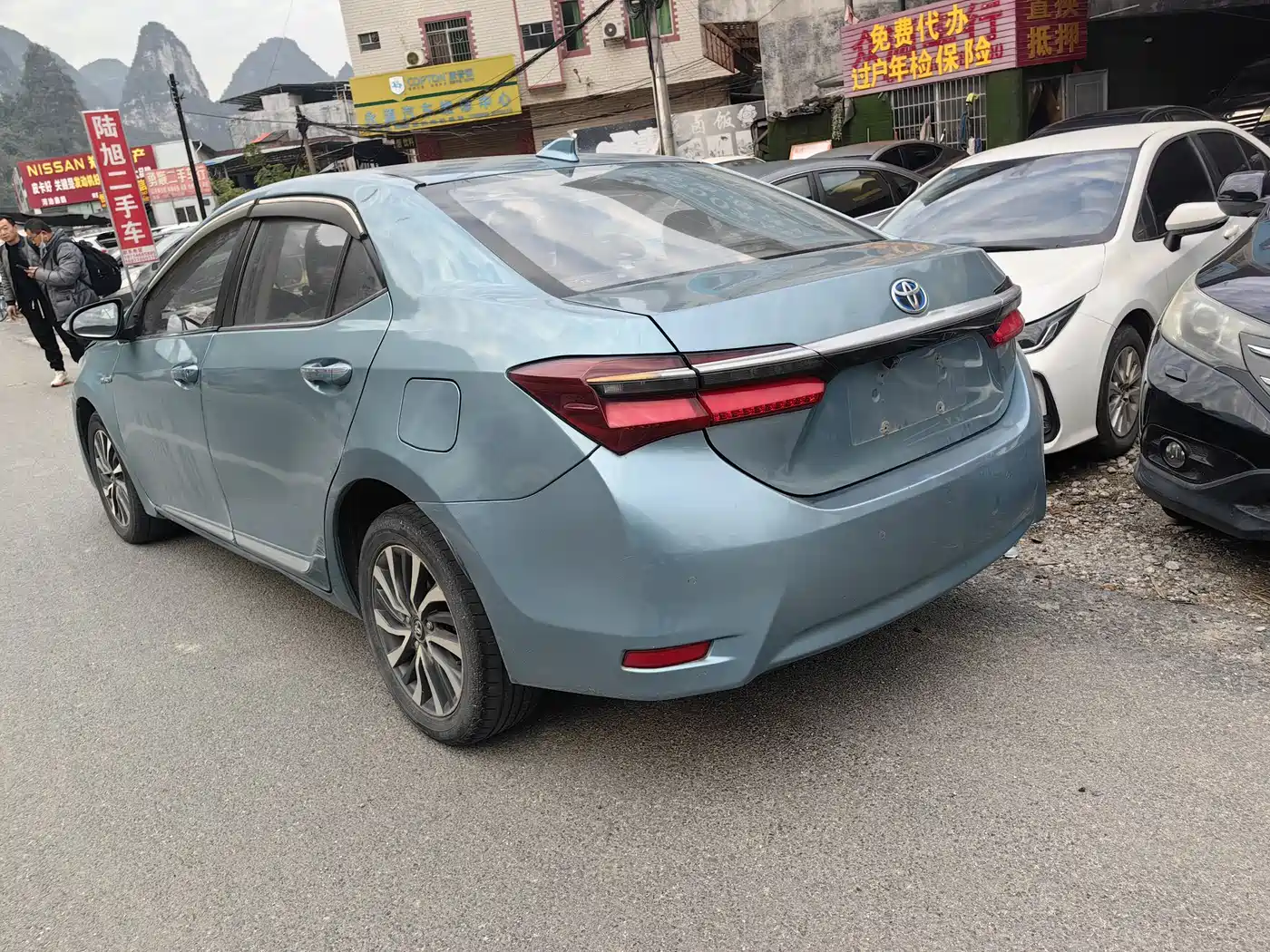 Toyota Corolla 2017 Facelift Hybrid 1.8L E-CVT Elite Edition фото 6