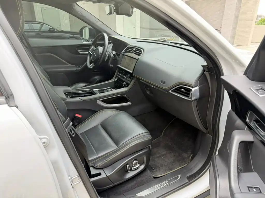 Jaguar F-PACE 2021 2020 300-Sport