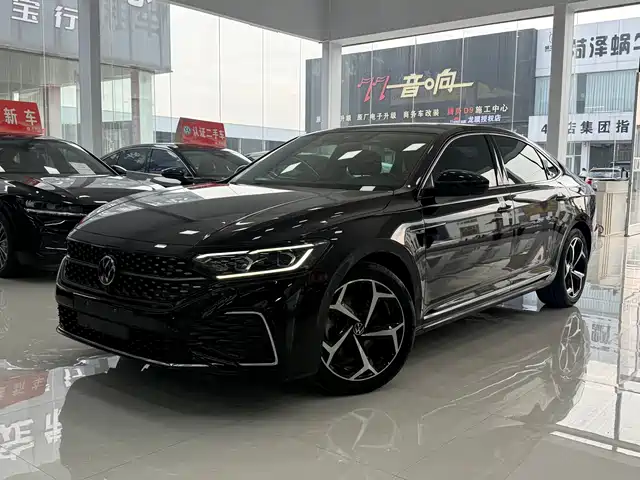 Volkswagen Passat 2023