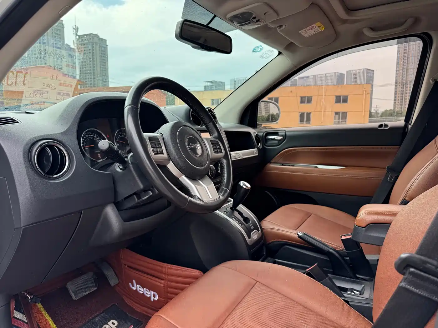 Jeep Compass (Import) 2015 2014 Facelift 2.4L 4WD Luxury Navigation Edition