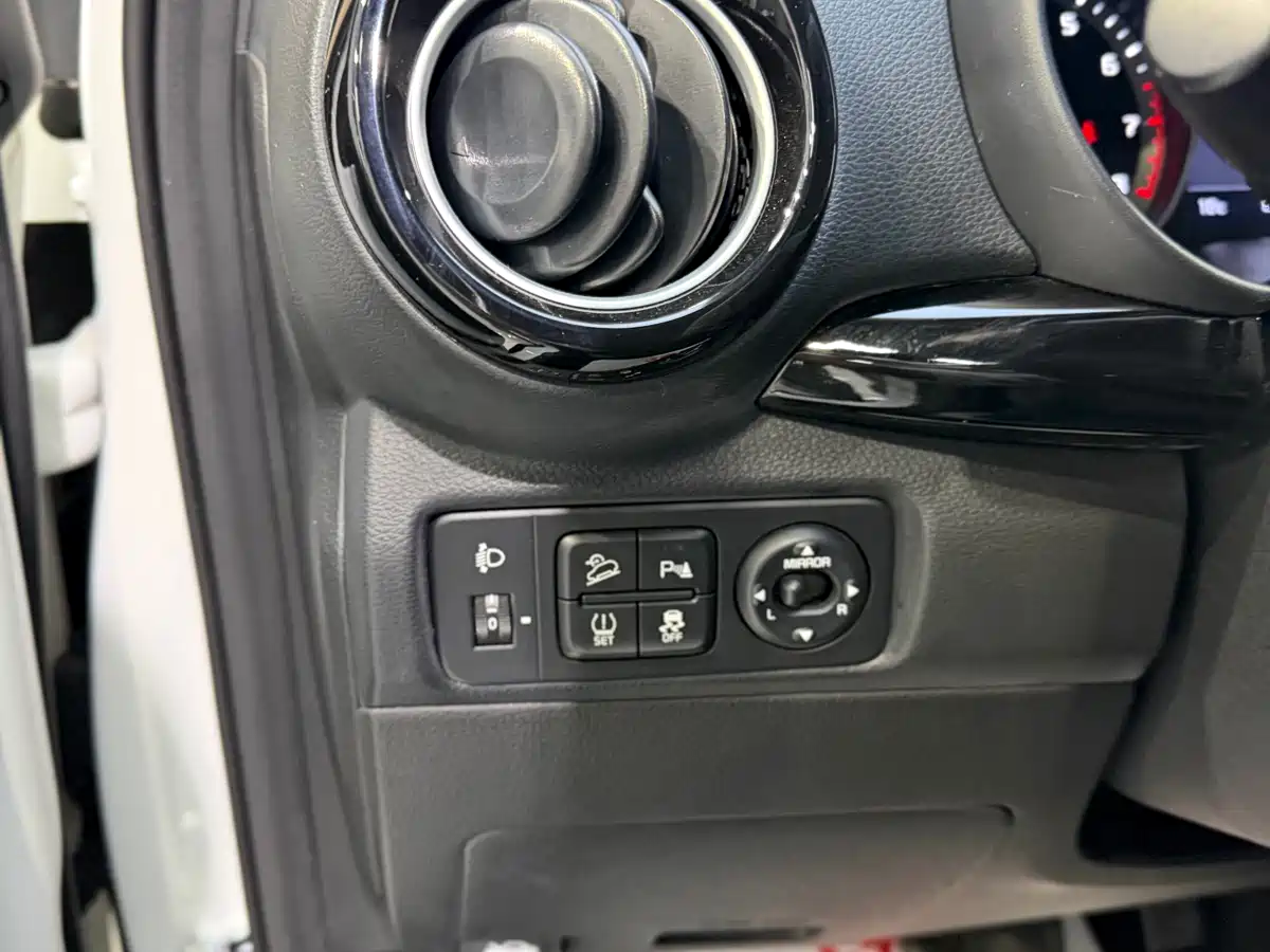Kia KX1 2021 1.4L CVT Sunroof Version фото 8