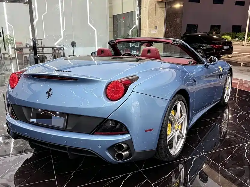 Фото 5 - Ferrari California T