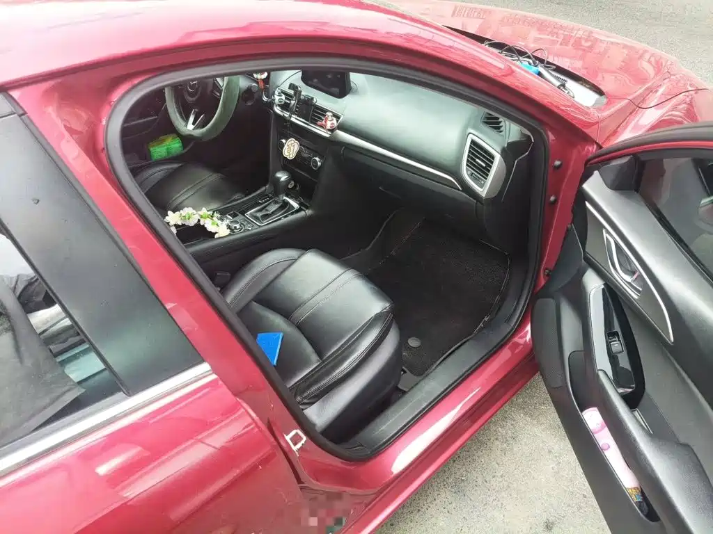 Фото 19 - Mazda Mazda 3