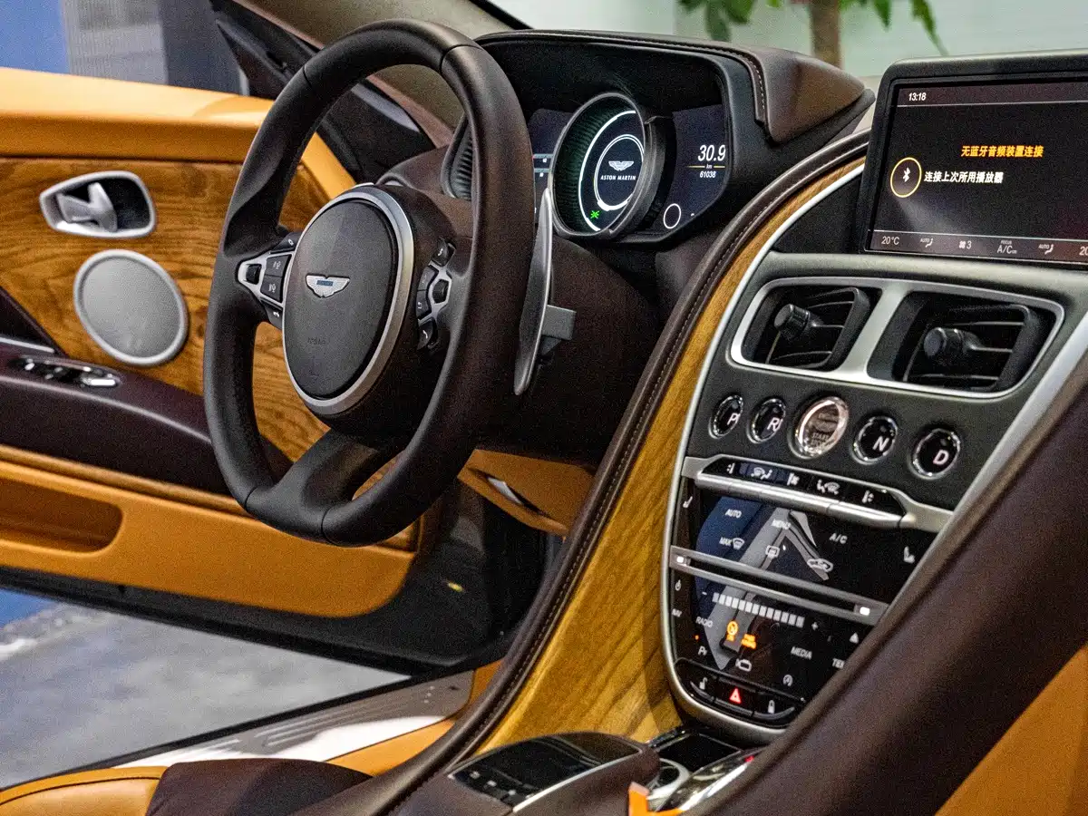 Aston Martin DB11 2018 2017 4.0T V8