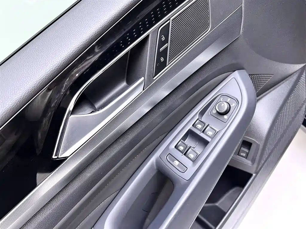Volkswagen Passat 2024 330TSI Starlight Elite Edition фото 13
