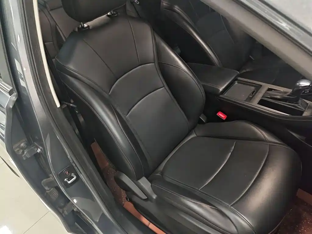 Фото 25 - Roewe i5