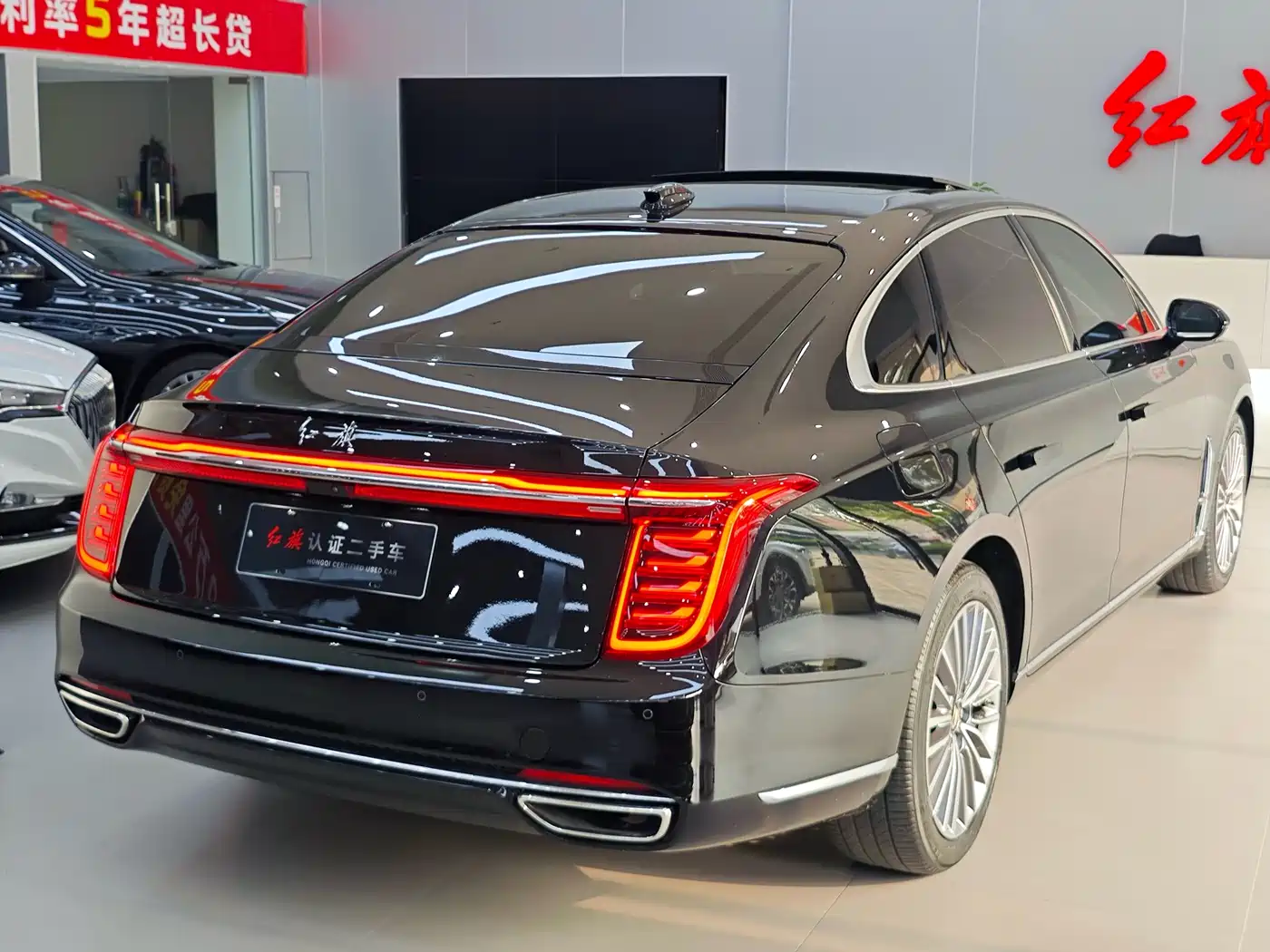 Hongqi H9 2022 2.0T Smart Connect Flag Enjoy Edition фото 16