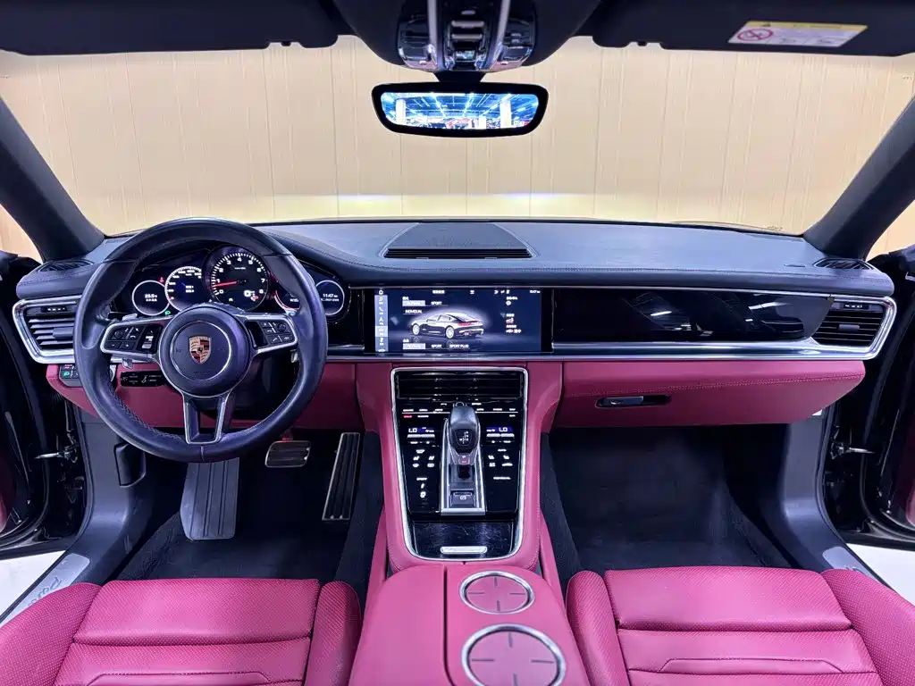 Фото 22 - Porsche Panamera