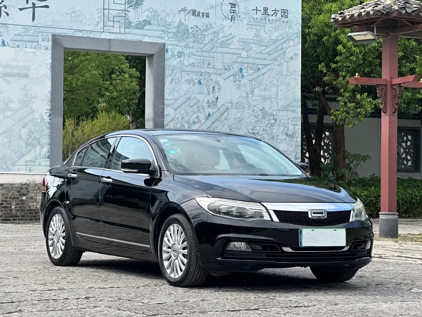 Qoros 3 2016 2014 Model Sedan 1.6T Automatic Premium