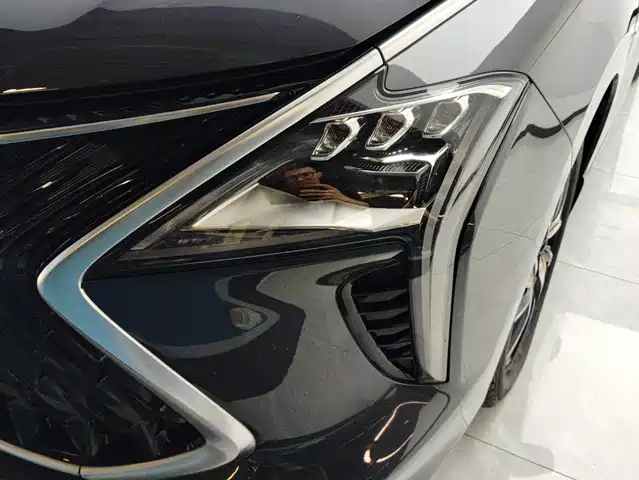 Dongfeng Fengxing Fengxing Yacht 2022 1.5T DCT Wave Chaser Edition — фото 5