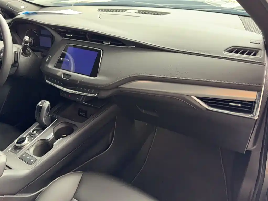 Cadillac XT4 2018 28T FWD Leading Edition фото 6