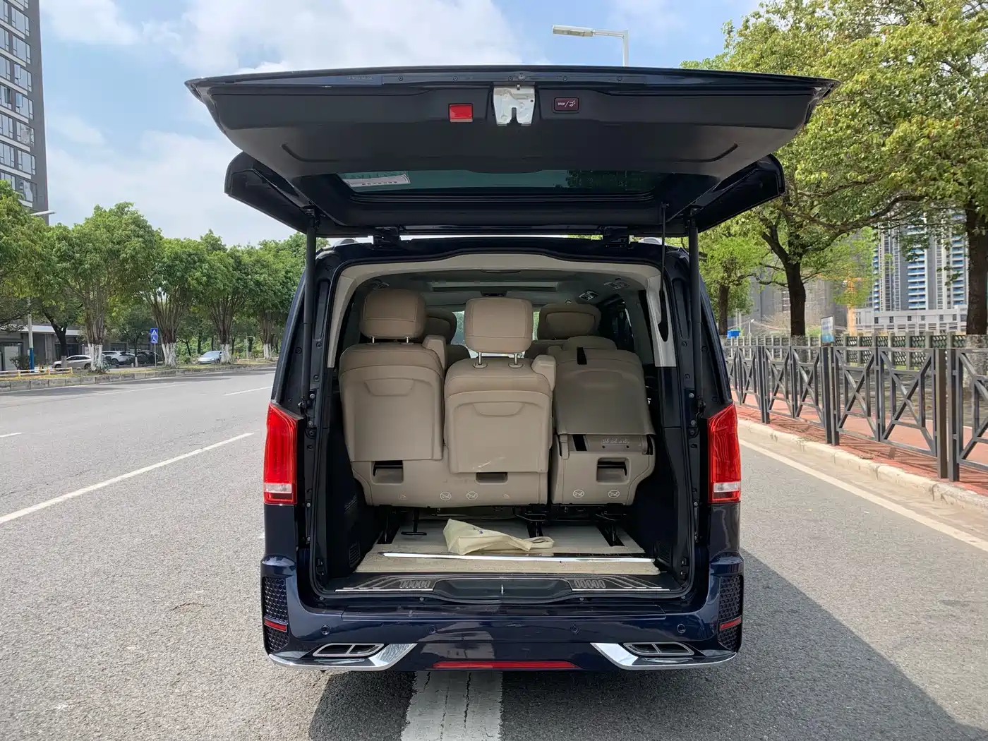Mercedes-Benz V-Class 2022 V 260 Prestige Edition фото 7