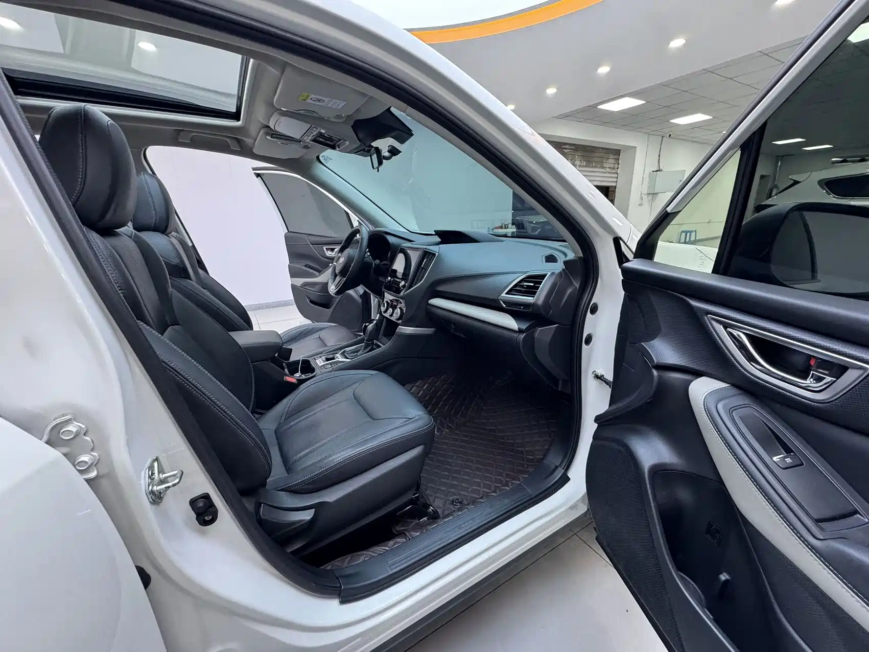 Photo 8 - Subaru Forester