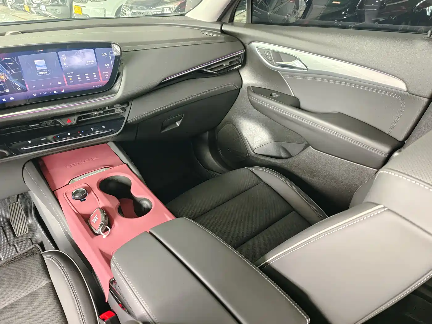 Buick Envision Plus 2025 Enclave Plus 28T 2WD Platinum Edition фото 17