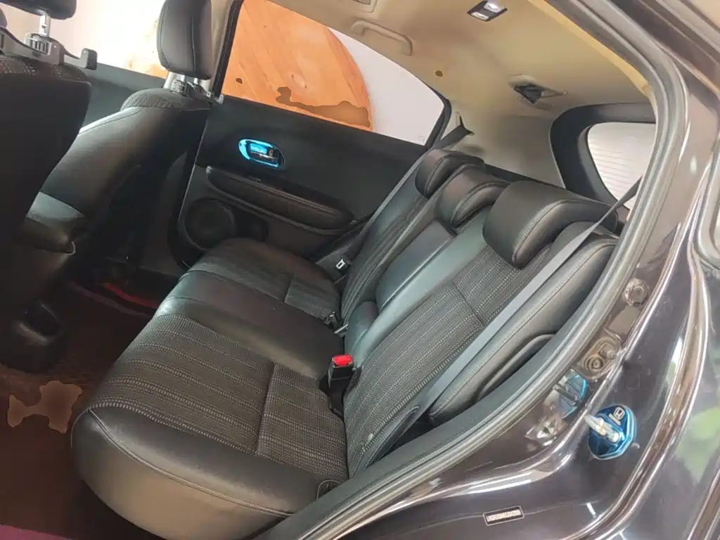 Photo 17 - Honda Vezel