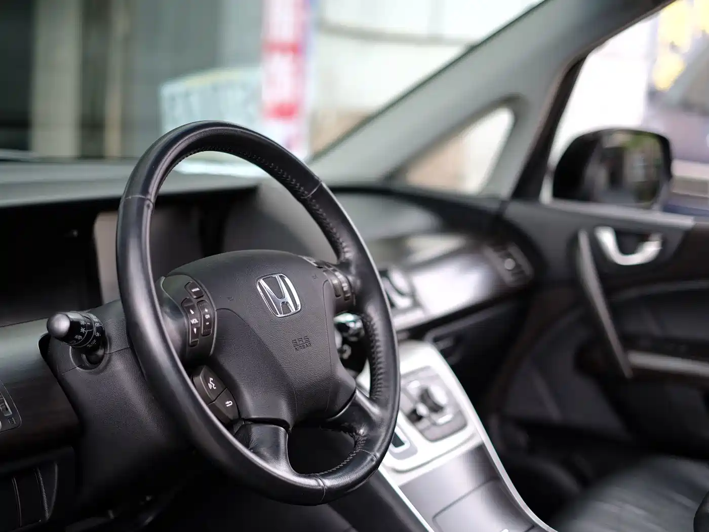 Фото 46 - Honda Elysion