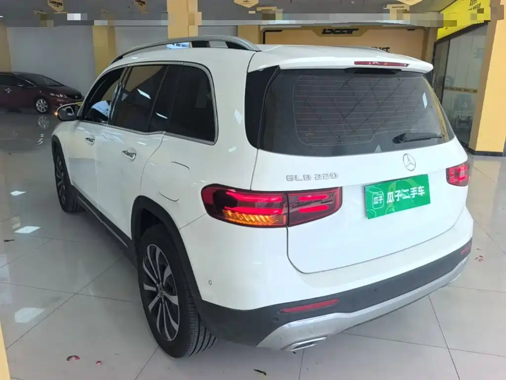 Photo 5 - Mercedes-Benz GLB