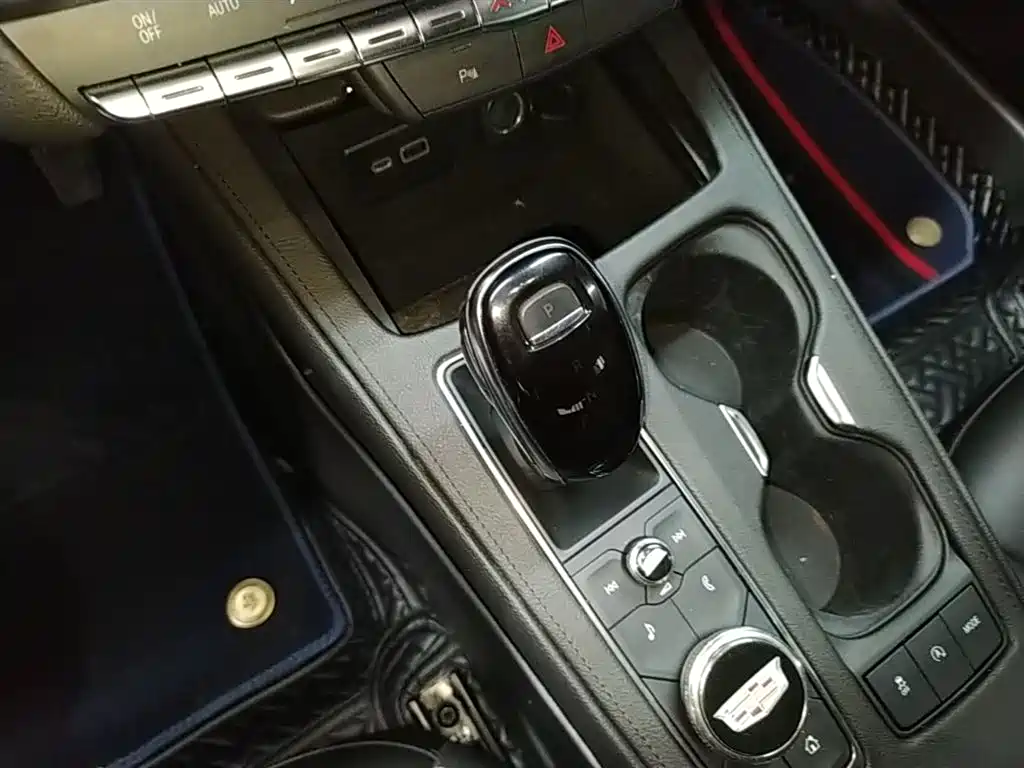 Cadillac XT4 2021 28T FWD Technology Edition фото 14