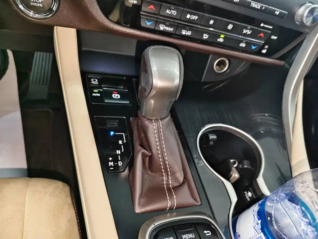 Photo 14 - Lexus RX