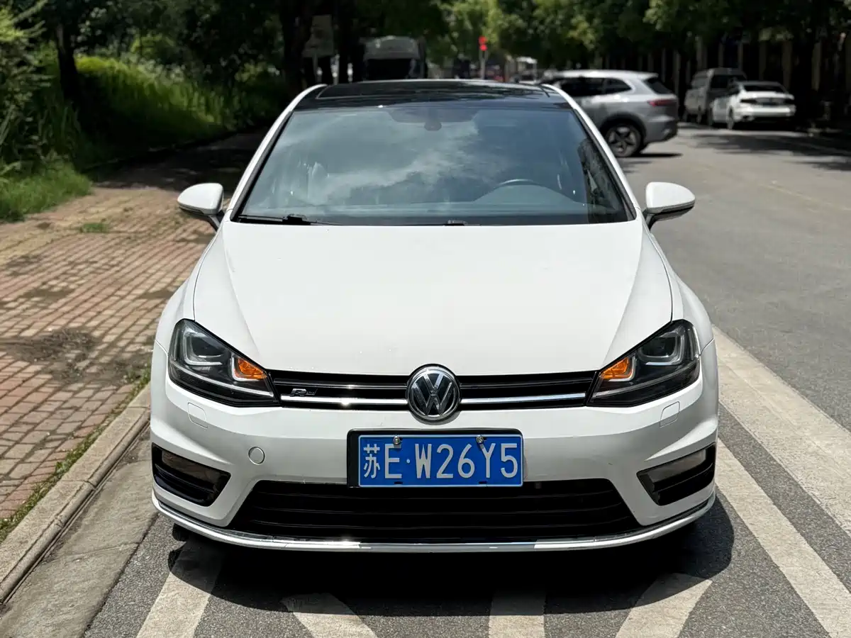Фото 2 - Volkswagen Golf