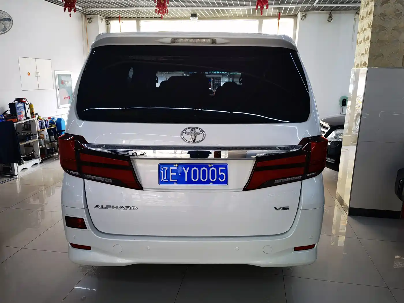Toyota Alphard 2012 3.5L Premium Edition фото 5